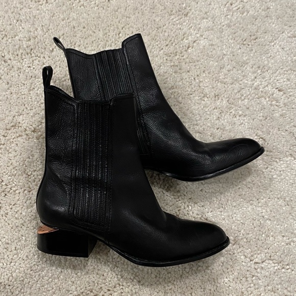 COPY - Alexander Wang Anouck Chelsea Boots - Picture 1 of 4